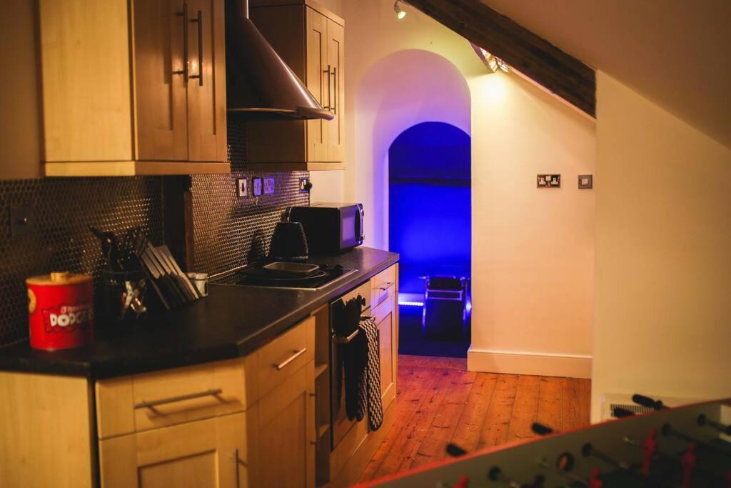Games And Movies Lounge 7 Bed City Centre Apartment Newcastle Upon Tyne Esterno foto