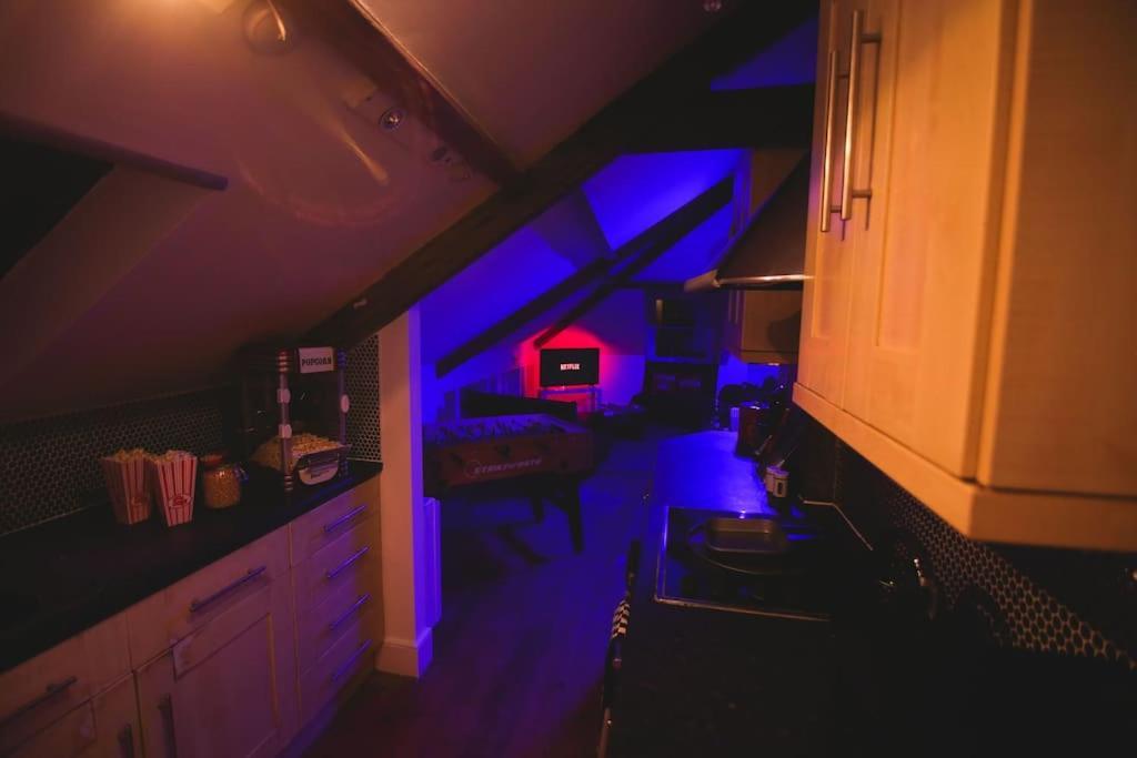 Games And Movies Lounge 7 Bed City Centre Apartment Newcastle Upon Tyne Esterno foto