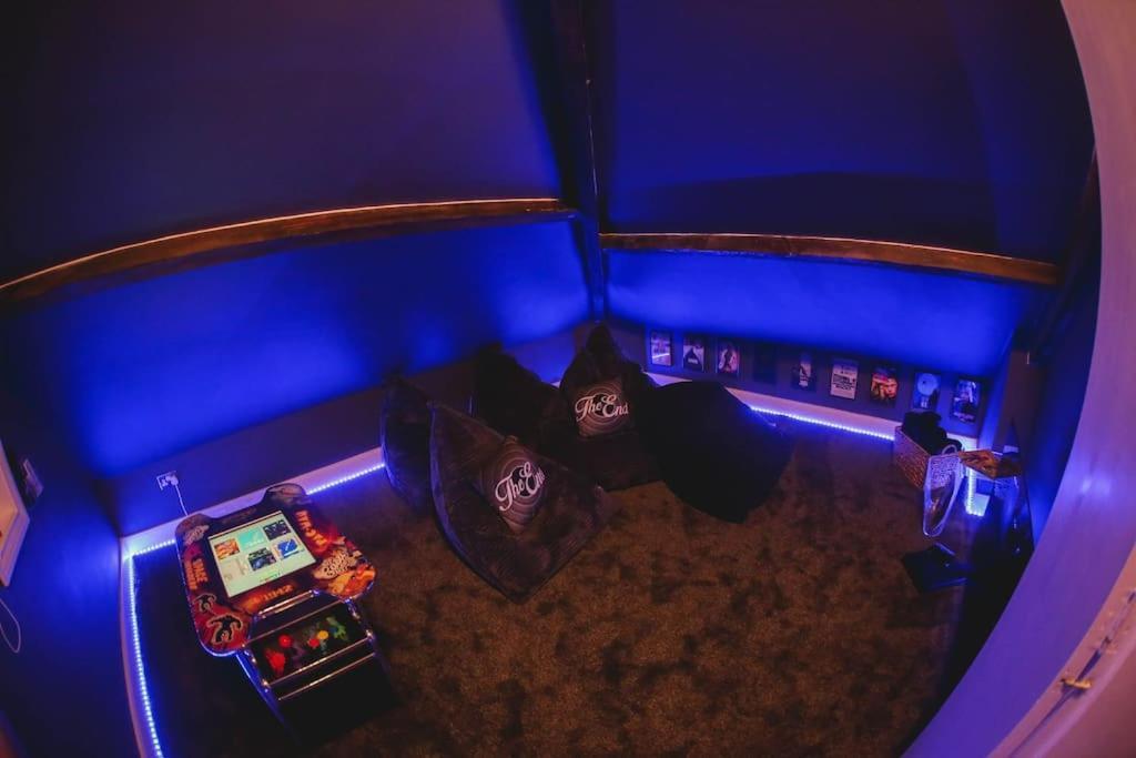 Games And Movies Lounge 7 Bed City Centre Apartment Newcastle Upon Tyne Esterno foto