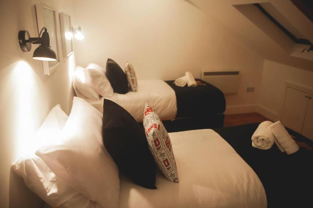 Games And Movies Lounge 7 Bed City Centre Apartment Newcastle Upon Tyne Esterno foto